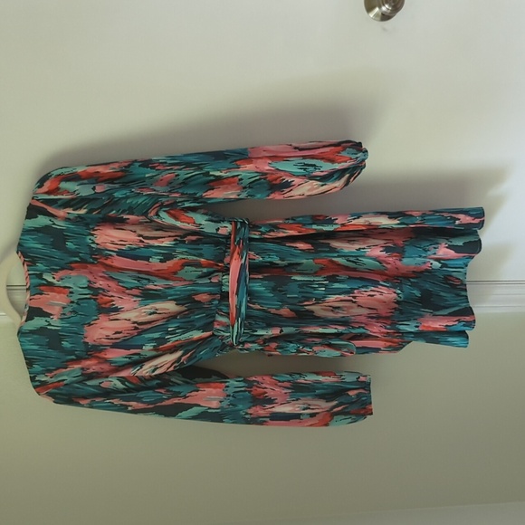 Multicolor wrap dress size large - Picture 3 of 4